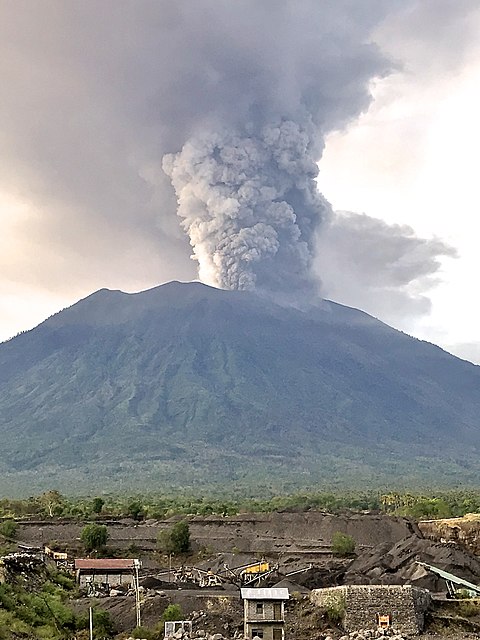 Mount Agung volcano eruption