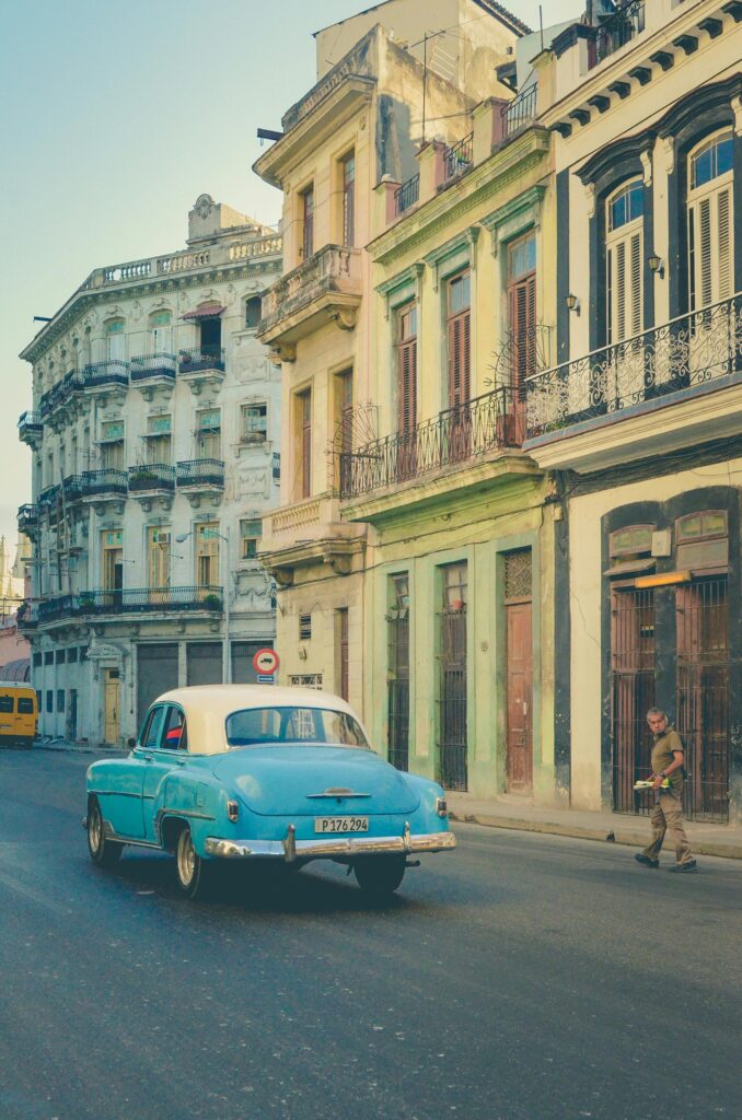 Cities as Dating Profiles - Havana